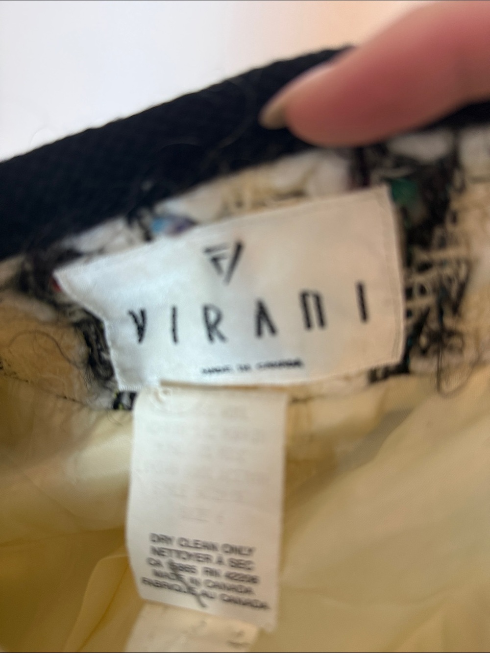 ✨Vintage VIRANI White Label Plaid Tweed Bouclé Blazer Jacket (Chanel Style)✨ - Picture 9 of 10